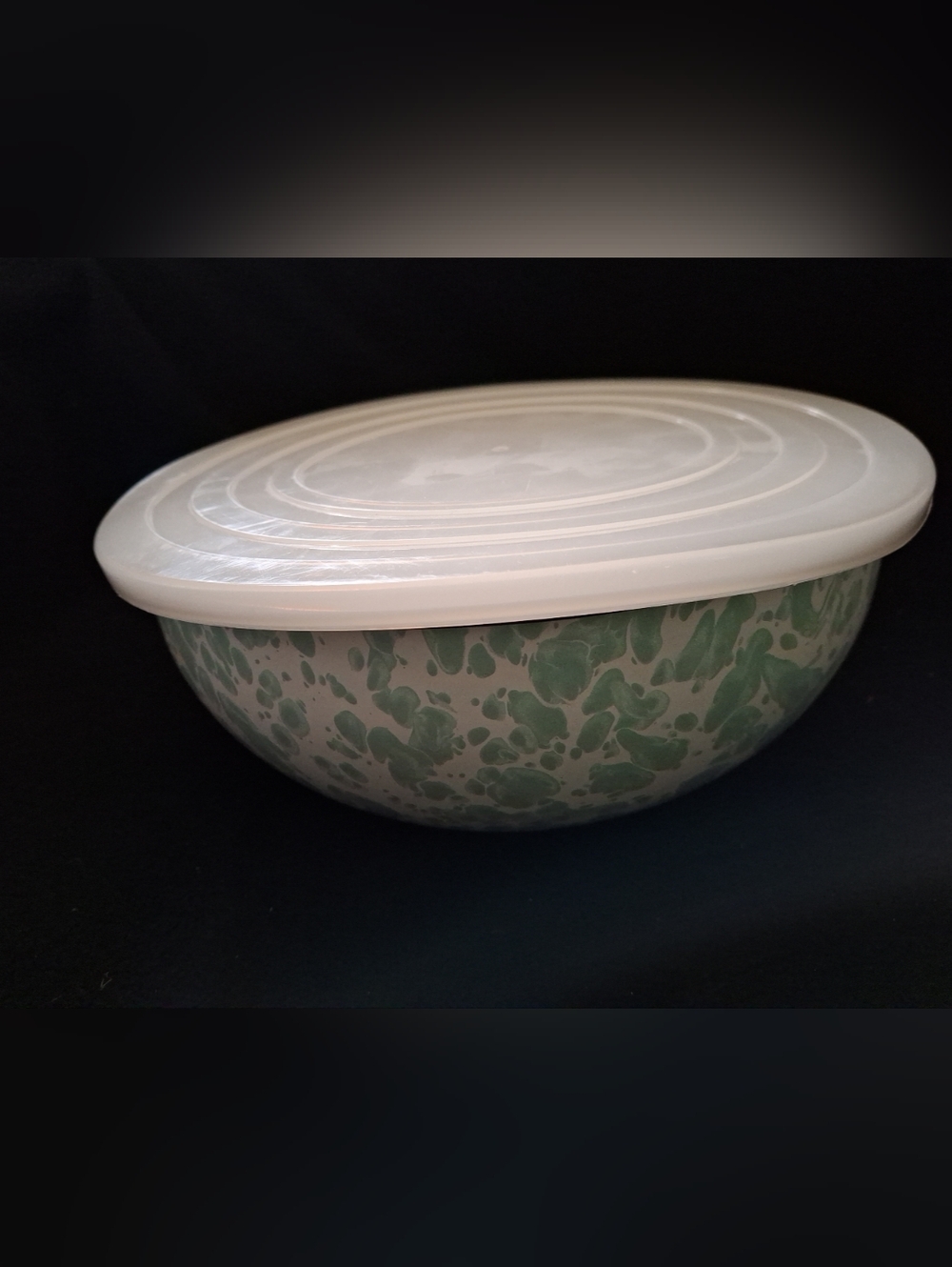 Golden Rabbit Enamalware, Sea Glass Speckled Mixing Bowl Set W/Lids